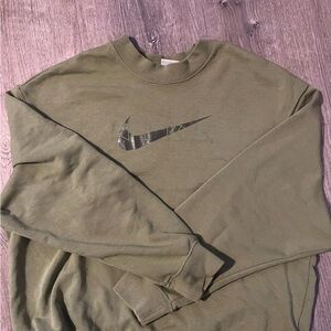 Olive Green Nike Dri-FIT Crewneck Sweater Athletic long Sleeve Size XS fits M